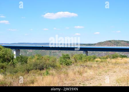 Hochmoselübergang, haut pont de la Moselle près de Zeltingen et Ürzig Banque D'Images