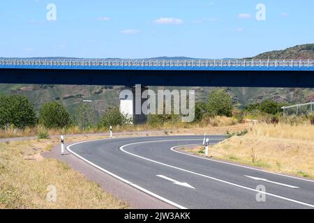 Hochmoselübergang, haut pont de la Moselle près de Zeltingen et Ürzig Banque D'Images