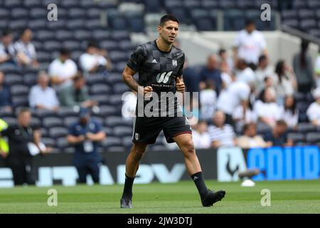 3rd septembre 2022 ; Stade Tottenham Hotspur. Tottenham, Londres, Angleterre; football de la première ligue, Tottenham Hotspur versus Fulham: Aleksandar Mitrovic de Fulham se réchauffe avant le coup d'envoi Banque D'Images