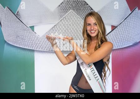 Casciana terme, Italie. 02nd septembre 2022. Casciana terme (PI), Italie - 02 septembre 2022: Finale du concours de beauté Miss Toscany 2022 à Casciana terme. Dans la photo Nicole Ninci crédit: Stefano Dalle Luche/Alamy Live News Banque D'Images