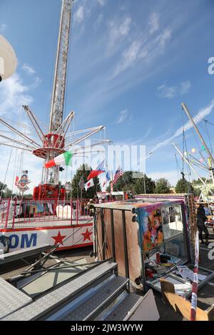 Havirov, République tchèque. 03rd septembre 2022. Un carrousel à chaînes s'est effondré à Havirov, en République tchèque, sur 3 septembre 2022, et il y a maintenant au moins 12 blessés, principalement des enfants. Dans la ville, le festival Havirov a lieu. La construction du carrousel avec des sièges allait jusqu'à l'altitude de 15 mètres. Au moment où il a commencé à descendre, la partie supérieure avec les bras et les sièges a été arrachée. Crédit : Petr Sznapka/CTK photo/Alay Live News Banque D'Images