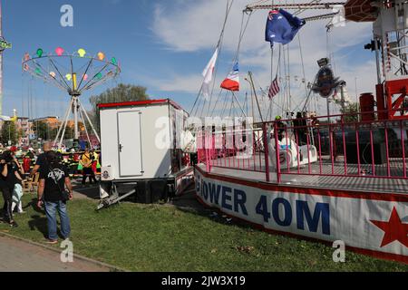 Havirov, République tchèque. 03rd septembre 2022. Un carrousel à chaînes s'est effondré à Havirov, en République tchèque, sur 3 septembre 2022, et il y a maintenant au moins 12 blessés, principalement des enfants. Dans la ville, le festival Havirov a lieu. La construction du carrousel avec des sièges allait jusqu'à l'altitude de 15 mètres. Au moment où il a commencé à descendre, la partie supérieure avec les bras et les sièges a été arrachée. Crédit : Petr Sznapka/CTK photo/Alay Live News Banque D'Images