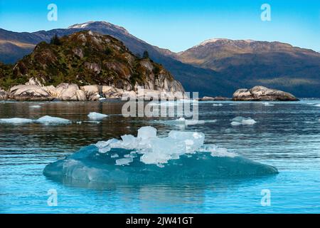 Glacier Amalia sur le bord du canal Sarmiento - glacier de Skua - Parc national Bernardo O'Higgins à Patagonia Chile fjords près de Puerto Natales, C Banque D'Images