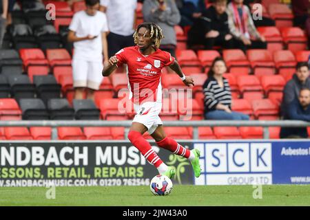 Crewe, Royaume-Uni. 03rd septembre 2022. Tariq Uwakwe de Crewe Alexandra en action. EFL Skybet football League Two Match, Crewe Alexandra v Stevenage au stade Mornflake à Crewe, Cheshire, le samedi 3rd septembre 2022. Cette image ne peut être utilisée qu'à des fins éditoriales. Utilisation éditoriale uniquement, licence requise pour une utilisation commerciale. Aucune utilisation dans les Paris, les jeux ou les publications d'un seul club/ligue/joueur. photo par Chris Stading/Andrew Orchard sports Photography/Alamy Live News crédit: Andrew Orchard sports Photography/Alamy Live News Banque D'Images