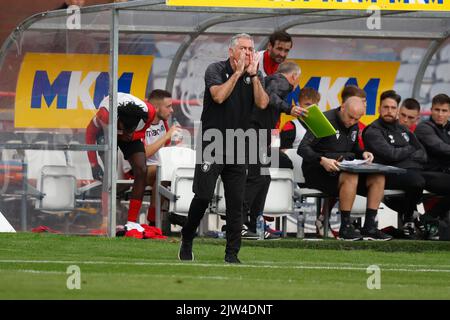 3rd septembre 2022 ; Dens Park, Dundee, Écosse : Scottish Championship football, Dundee versus Queens Park ; le directeur de Queens Park Owen Coyle crie cria instructions Credit: Action plus Sports Images/Alay Live News Banque D'Images