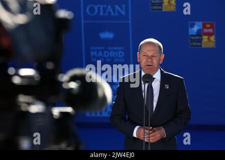 Espagne, Madrid - 29 juin 2022 : le chancelier allemand OLAF Scholz s'adresse aux médias lors du sommet de l'OTAN à Madrid, Espagne. Banque D'Images