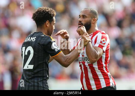 Londres, Royaume-Uni. 03rd septembre 2022. Tyler Adams #12 de Leeds United et Bryan Mbeumo #19 de Brentford tussle sur le bord de la boîte pendant le match de Premier League Brentford vs Leeds United au Brentford Community Stadium, Londres, Royaume-Uni, 3rd septembre 2022 (photo d'Arron Gent/News Images) à Londres, Royaume-Uni le 9/3/2022. (Photo par Arron Gent/News Images/Sipa USA) crédit: SIPA USA/Alay Live News Banque D'Images