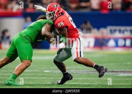 Georgia Bulldogs, lineman défensif Jalen carter (88) lors du match de Kick-fil-A de football du Collège NCAA entre les Canards de l'Oregon et les Buldogs de Géorgie, le samedi 3 septembre 2022, au stade Mercedes-Benz d'Atlanta, en Géorgie. Jacob Kupferman/CSM Banque D'Images