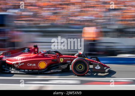 Zandvoort, pays-Bas. 3rd septembre 2022. Charles Leclerc de Ferrrari conduit lors de la session de qualification du Grand Prix hollandais de Formule 1 au circuit de Zandvoort, pays-Bas, le 3 septembre 2022. Credit: Qian Jun/Xinhua/Alay Live News Banque D'Images