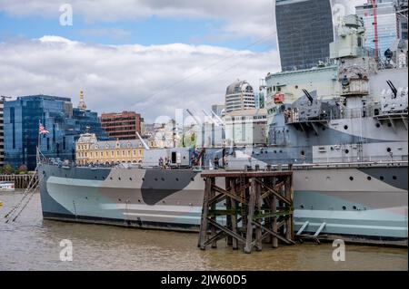 Londres, Royaume-Uni - 21 août 2022 : navire de guerre HMS Belfast sur la Tamise à Londres Banque D'Images