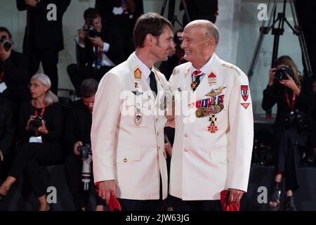 Lido Di Venezia, Italie. 03rd septembre 2022. Mario Falak et Charles Eismayer assistent au tapis rouge « maître Gardner » au Festival international du film de Venise 79th sur 03 septembre 2022 à Venise, en Italie. © photo: Cinzia Camela. Crédit : Agence photo indépendante/Alamy Live News Banque D'Images