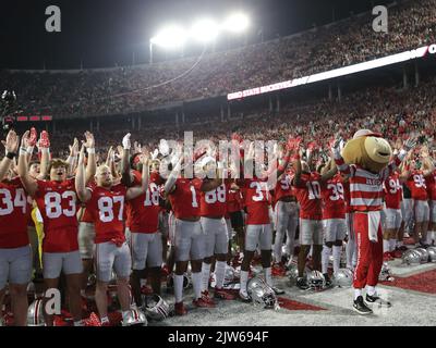 Columbus, États-Unis. 03rd septembre 2022. Les Buckeyes de l'État de l'Ohio célèbrent une victoire de 21-10 sur la bataille irlandaise de notre Dame à Columbus, Ohio, samedi, 3 septembre 2022. Photo par Aaron Josefczyk/UPI crédit: UPI/Alay Live News Banque D'Images