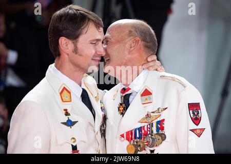 Mario Falak et Charles Eismayer assistent au tapis rouge « maître Gardner » au Festival international du film de Venise 79th sur 03 septembre 2022 à Venise, en Italie. ©photo: Cinzia Camela. Banque D'Images