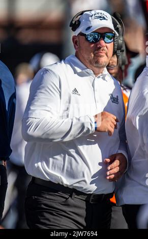 03 septembre 2022 Reno, NV États-Unis entraîneur-chef du Nevada Ken Wilson sur la touche pendant le match de football NCAA entre les Bobcats de l'État du Texas et le Pack de loups du Nevada. Le Nevada a gagné 38-14 au Mackay Stadium Reno, Nevada Thurman James/CSM Banque D'Images