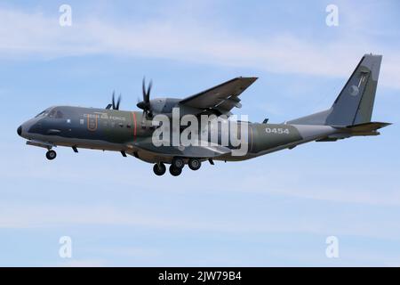 Fairford, Royaume-Uni, 14th juillet 2022, Une Casa C-295 d'EADS tchèque arrive pour le RIAT Royal International Air Tattoo. Banque D'Images