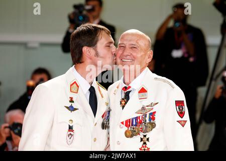 Mario Falak et Charles Eismayer assistent à la première de 'Master Gardener' lors du Festival International du film de Venise 79th au Palazzo del Cinema on the Lido à Venise, Italie, le 03 septembre 2022. Banque D'Images