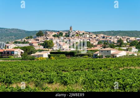 Porières est une commune française, située dans le département du Var et la région Provence-Alpes-Côte d'Azur, dans le sud-est de la France, entourée de vignobles Banque D'Images