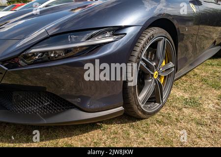 Old Buckenham, Norfolk, Royaume-Uni – 03 septembre 2022. Avant et capot d'une Ferrari hyper performance Banque D'Images