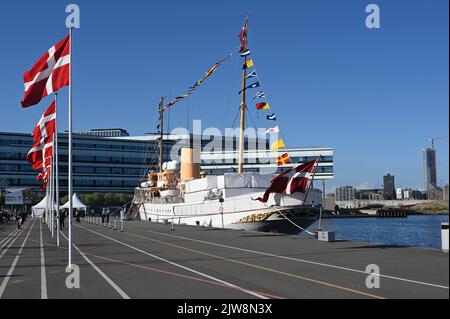 Le yacht royal danois Dannebrog dans le port d'Aarhus Banque D'Images