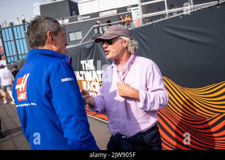 Eddie Irvine, ancien pilote F1 et STEINER Guenther (ita), Team principal de l'équipe Haas F1, portrait lors du Grand Prix de Hollande Heineken de Formule 1 2022, 15th tour du Championnat du monde de Formule 1 de la FIA 2022 de 2 septembre à 4, 2022 sur le circuit de Zandvoort, aux pays-Bas, Belgique - photo : Risque Germain / DPPI / DPPI / LiveMedia Banque D'Images