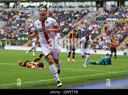 Kingston upon Hull, Angleterre, 4th septembre 2022. Sander Berge, de Sheffield Utd, célèbre le deuxième but du match du championnat Sky Bet au MKM Stadium, à Kingston-upon-Hull. Le crédit photo devrait se lire: Simon Bellis / Sportimage Banque D'Images