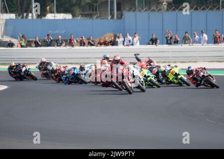 4th septembre 2022; Misano World circuit Marco Simoncelli, Misano Adriatico, Rimini, Emilie-Romagne, Italie ; MotoGP Race Day ; motogp démarre la course Banque D'Images