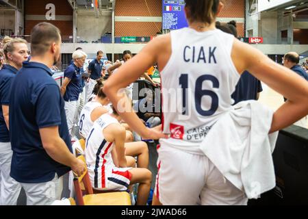 L'illustration montre l'équipe française photographiée pendant un match de basket-ball amical entre l'équipe nationale féminine belge les chats belges et la France, dimanche 04 septembre 2022 à Kortrijk. BELGA PHOTO JAMES ARTHUR GEKIERE Banque D'Images