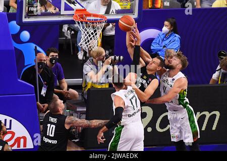 COLOGNE, ALLEMAGNE - 4 SEPTEMBRE 2022: Le match de basket-ball de l'Eurobasket 2022 Lituanie contre Allemagne Banque D'Images