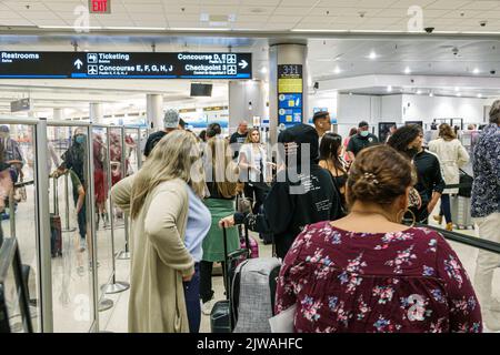 Miami Florida,Miami International Airport MIA terminal Security,Transportation Security Administration TSA Department of Homeland Security anti-terreur Banque D'Images