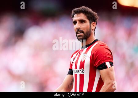 BILBAO, ESPAGNE - SEPTEMBRE 04 : Raul Garcia du Club d'athlétisme s'occupe du match de la Liga Santander entre le Club d'athlétisme et le RCD Espanyol sur 4 septembre 2022 à San Mames à Bilbao, en Espagne. Credit: Ricardo Larreina/AFLO/Alay Live News Banque D'Images
