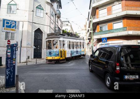 Lisbonne, Portugal. 2nd septembre 2022. Vue sur le tramway qui traverse les rues de Lisbonne. (Image de crédit : © Rita Franca/SOPA Images via ZUMA Press Wire) Banque D'Images