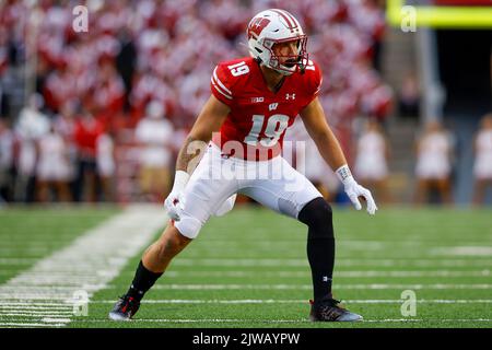 Madison, WI, États-Unis. 3rd septembre 2022. Wisconsin Badgers linebacker Nick Herbig (19) pendant le match de football NCAA entre les Illinois State Redbirds et les Wisconsin Badgers au Camp Randall Stadium à Madison, WISCONSIN. Darren Lee/CSM/Alamy Live News Banque D'Images