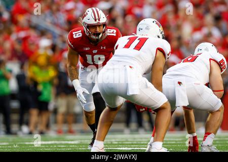 Madison, WI, États-Unis. 3rd septembre 2022. Nick Herbig (19), le linebacker des Badgers du Wisconsin, s'aligne pendant le match de football de la NCAA entre les Redbirds de l'État de l'Illinois et les Badgers du Wisconsin au Camp Randall Stadium de Madison, WISCONSIN. Darren Lee/CSM/Alamy Live News Banque D'Images