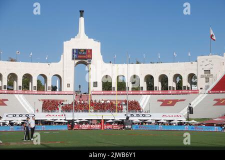 03 septembre 2022 USC Trojans entraîneur chef Lincoln Riley pendant le match de football NCAA entre les Rice Owls et les USC Trojans au Los Angeles Coliseum, Californie. Crédit photo obligatoire : Charles Baus/CSM Banque D'Images