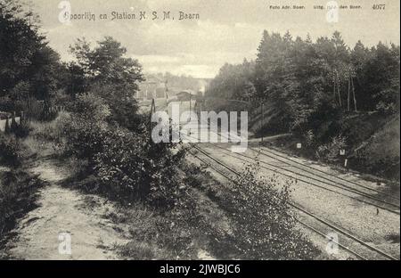 Vue de l'ouest sur la ligne de chemin de fer à Baarn. Banque D'Images