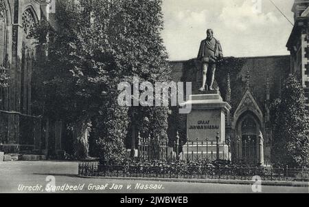 Vue sur la statue de Jan van Nassau (Domplein) à Utrecht. Banque D'Images