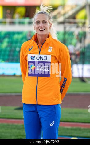 Anouk Vetter, des pays-Bas, remise de médailles aux Championnats du monde d'athlétisme, Hayward Field, Eugene, Oregon, États-Unis, le 18th juillet 2022. Tél Banque D'Images