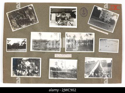 Image de la page 19 d'un album photo à feuilles volantes de la Dutch Poundfinders Association (N.P.V.), Department Utrecht, avec des photos de: Troep 3 à Sonsbeek (322) et à Kasteel Doorwerth en 1924 (323); le bâtiment de pont de Troep 5 (324); l'étude de traces de Troep 5 (325); Le camp de la Pentecôte de Troep 2, dirigé par Hopman Heikamp, dans la Hoopgstraat en 1926 (326 à 331) avec le Vaandrig avec les 'méchants' du garde forestier (326) .n.b. En 1927, le nom de la troupe a été changé en groupe. Banque D'Images