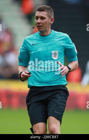 Kingston upon Hull, Royaume-Uni. 4th septembre 2022. Arbitre Matt Donohue lors du match du championnat Sky Bet au MKM Stadium, Kingston upon Hull. Le crédit photo doit être lu: Simon Bellis/Sportimage crédit: Sportimage/Alay Live News Banque D'Images