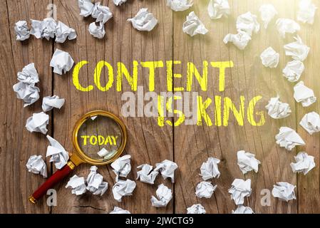 Inspiration montrer le contenu de signe est KingContent est le cœur des stratégies de marketing d'aujourd'hui. Le contenu conceptuel de la photo est le cœur de l'époque Banque D'Images