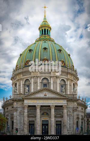 COPENHAGUE, DANEMARK - 03 SEPTEMBRE 2022 : l'église de Frederik, connue sous le nom d'église de marbre pour son architecture rococo. Banque D'Images