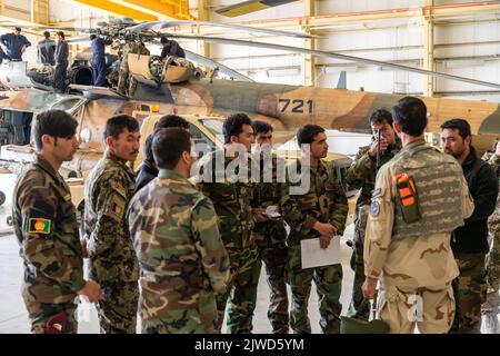 Bundeswehr en Afghanistan - Luftwaffenstützpunkt der Afghanischen Nationalarmee und Camp Marmal Banque D'Images