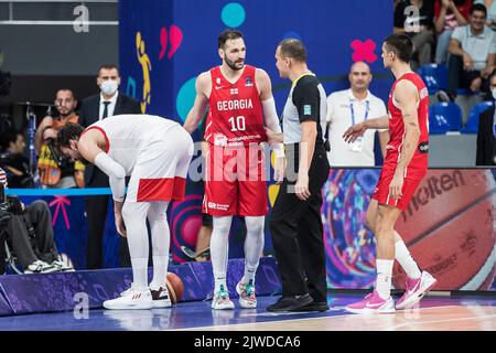 Tbilissi, Géorgie, 4th septembre 2022. Duda Sanadze, de Géorgie, réagit après le scandale sur Sertac Sanli, de Turquie, lors du match entre la Turquie et la Géorgie du groupe FIBA Eurobasket 2022 à l'Arena de Tbilissi, en Géorgie. 4 septembre 2022. Crédit : Nikola Krstic/Alay Banque D'Images