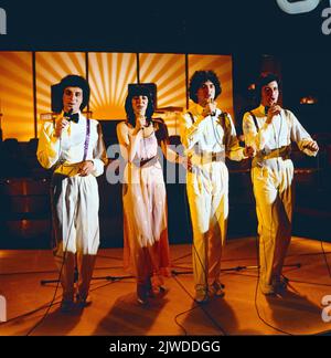 Disco, ZDF Musikssendung, Deutschland, 1979, Auftritt der israelischen Pop Gruppe: Milk & Honey with Gali Atari, Foto: Reuven Gvirtz, Yehuda Tamir, Shmulik Bilu und Sängerin Gali Atari. Disco ZDF Music show, Allemagne, 1979, avec le groupe israélien Pop lait et miel avec Gali Atari, photo: Reuven Gvirtz, Yehuda Tamir, Shmulik Bilu et chanteur Gali Atari. Banque D'Images