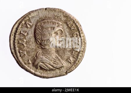 Denarius romain argenté de l'impératrice Julia. Banque D'Images