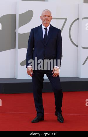 Italie, Lido di Venezia, 05 septembre 2022 : le directeur Martin McDonagh assiste au tapis rouge 'les Banshee de l'inisserin' au Festival international du film de Venise 79th sur 05 septembre 2022 à Venise, Italie. Photo © Ottavia Da Re/Sintesi/Alay Live News Banque D'Images