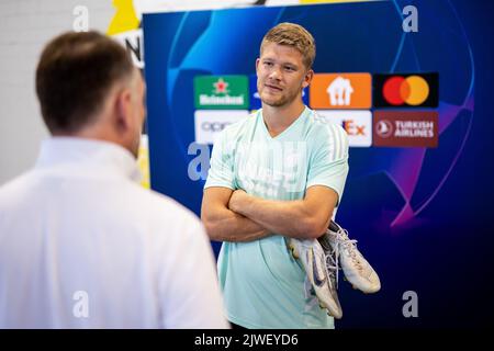 Dortmund, Allemagne. 05th septembre 2022. Andreas Cornelius du FC Copenhague est interrogé avant le match de l'UEFA Champions League entre Dortmund et le FC Copenhague au parc signal Iduna de Dortmund. (Crédit photo : Gonzales photo/Alamy Live News Banque D'Images