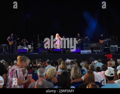 4 septembre 2022, Portsmouth, Virginie, Etats-Unis: MEGAN MORONEY apporte un peu de pays au Pavillon de la Banque de l'Union atlantique à Portsmouth, Virginie, le 4 septembre 2022. Photo.© Jeff Moore (Credit image: © Jeff Moore/ZUMA Press Wire) Banque D'Images