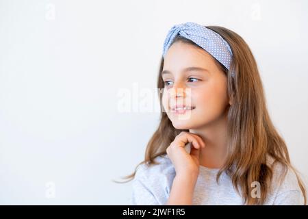 curieux enfant portrait enfant mode inspiré fille Banque D'Images