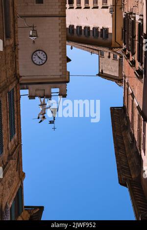 Tour Pulcinella dans le célèbre Montepulciano en Toscane Banque D'Images